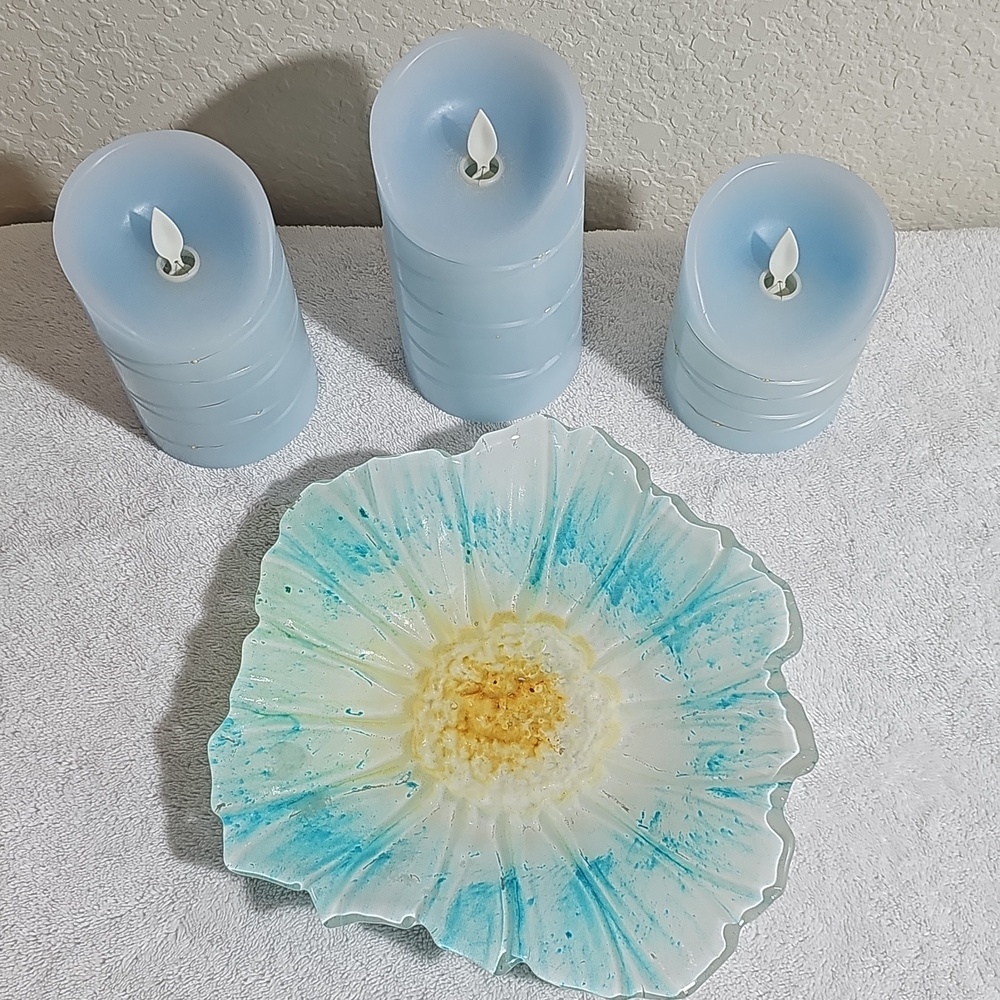 Vintage Fused Art 3D Daisy Floral Decorative Sculptured Bowl  9x9